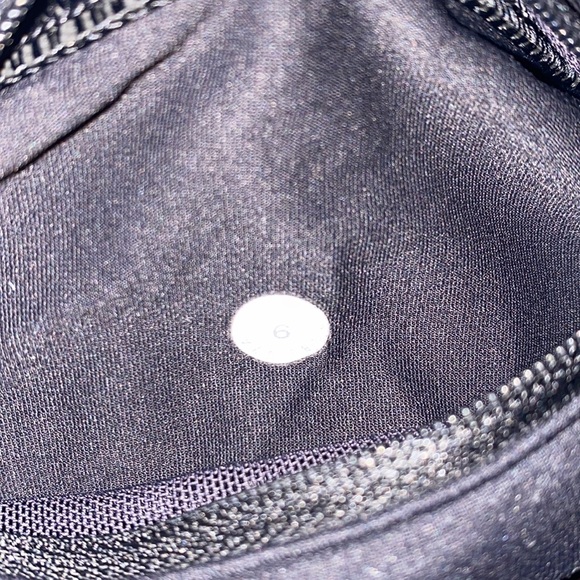 Lululemon - Picture 3 of 3